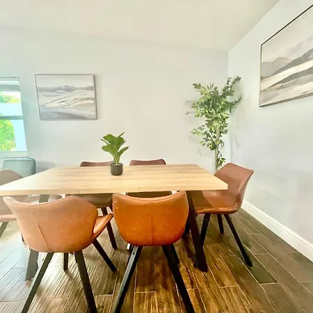Spacious Convenient 2/2, Perfect For Groups In Wpb West Palm Beach Exterior photo